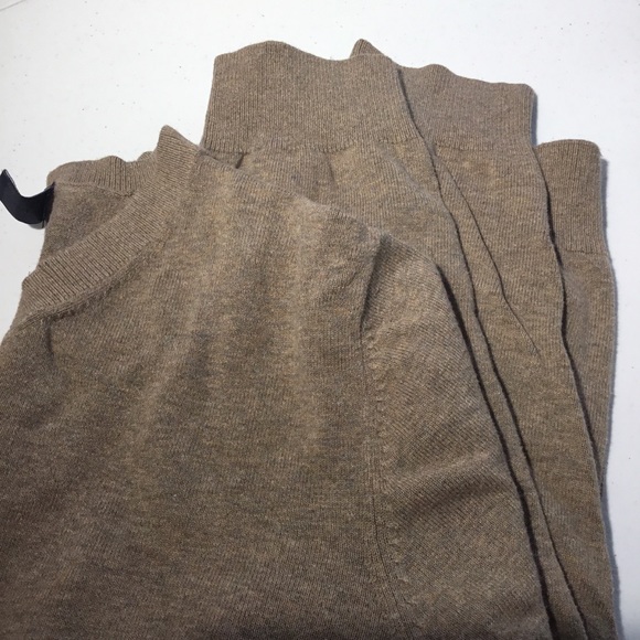 Gap V Neck Cotton Blend Sweater (B) - Picture 5 of 6